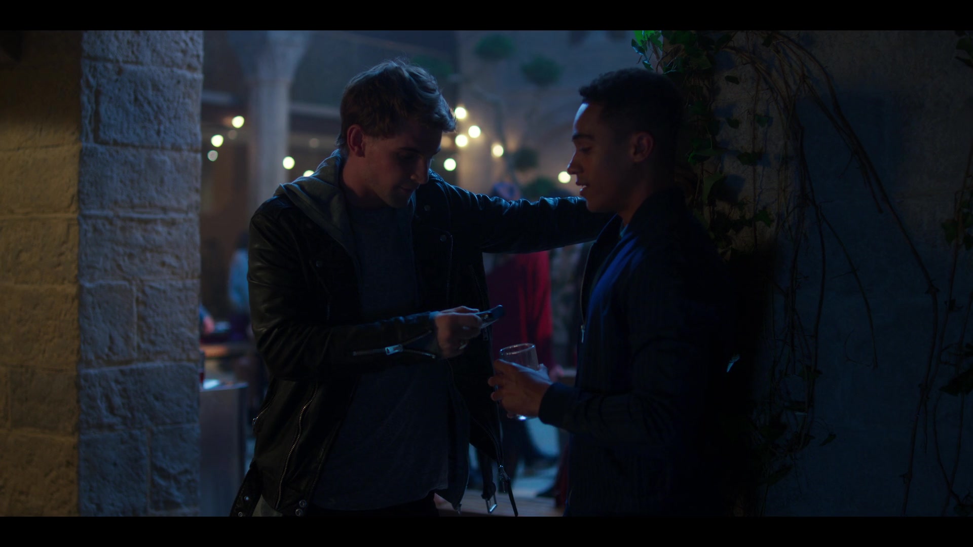 Fate_The_Winx_Saga_S01E01_1080p__4910.jpg Fate_The_Winx_Saga_S01E01_1080p__4910.jpg