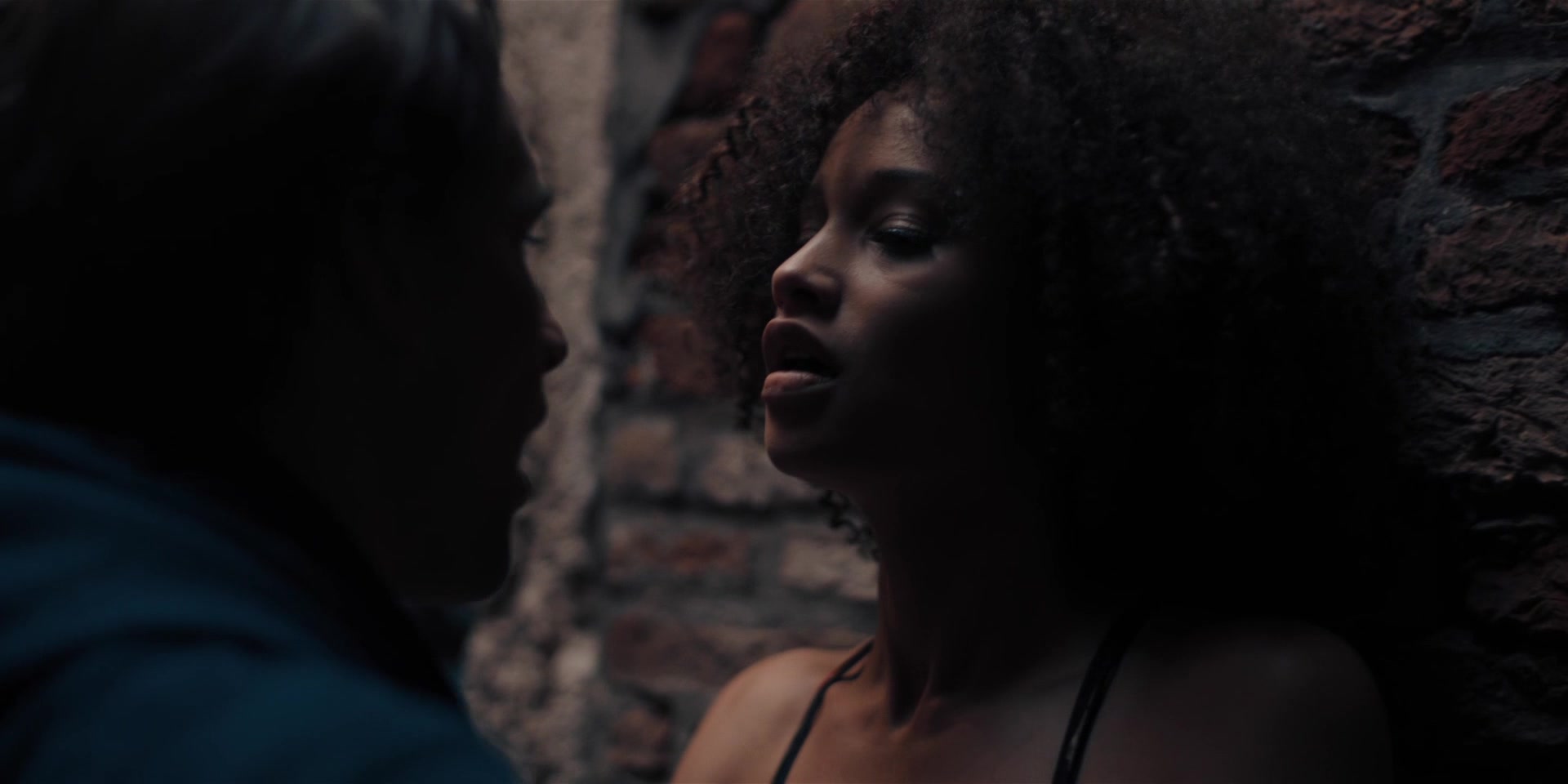 A_Discovery_Of_Witches_S01E02_1080p_BluRay_000208.jpg A_Discovery_Of_Witches_S01E02_1080p_BluRay_000208.jpg