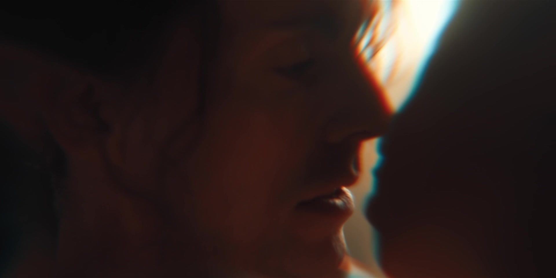 A_Discovery_Of_Witches_S01E02_1080p_BluRay_003449.jpg A_Discovery_Of_Witches_S01E02_1080p_BluRay_003449.jpg