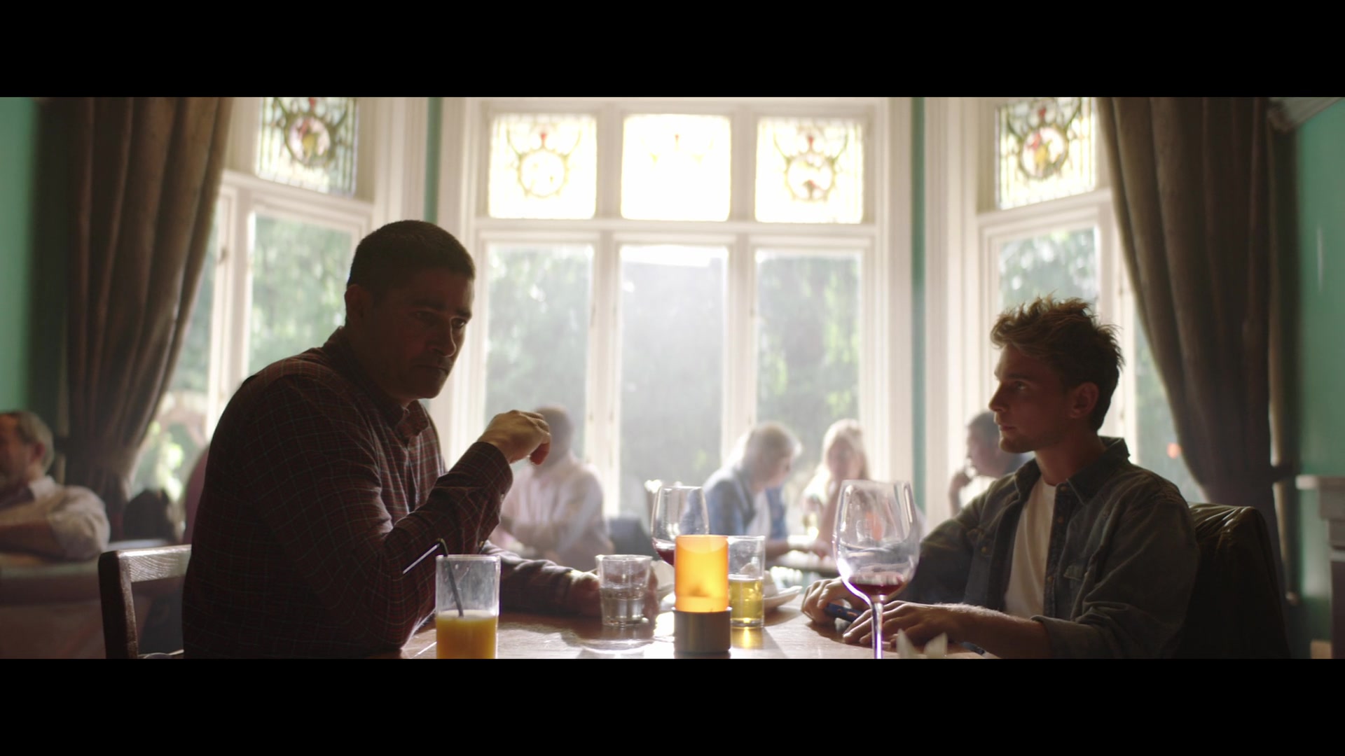 Safe_1x01_1080p_000716.jpg