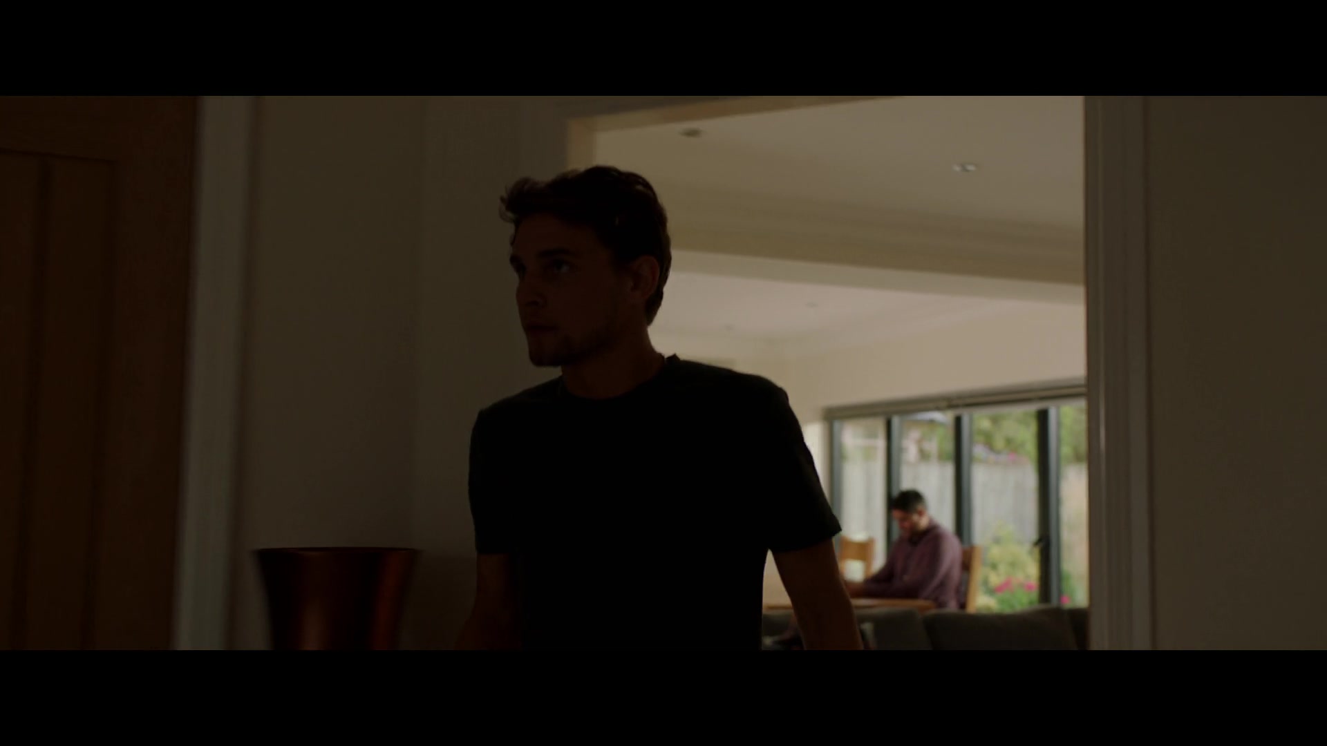 Safe_1x01_1080p_001467.jpg